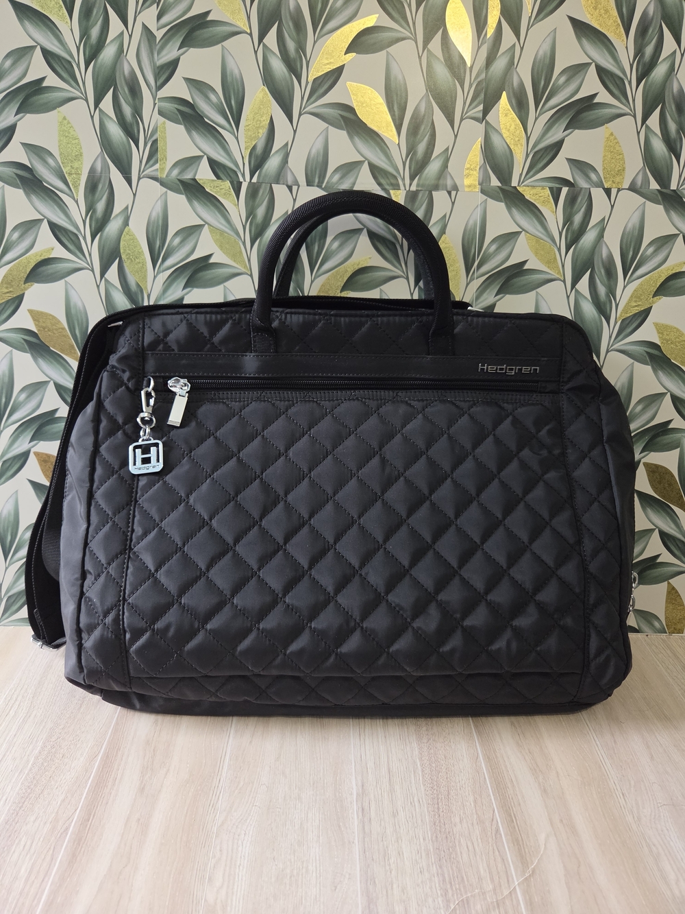 Hedgren Black Diamond Quilted Laptop Work Briefcase Bag Red Lining 16x12.5"